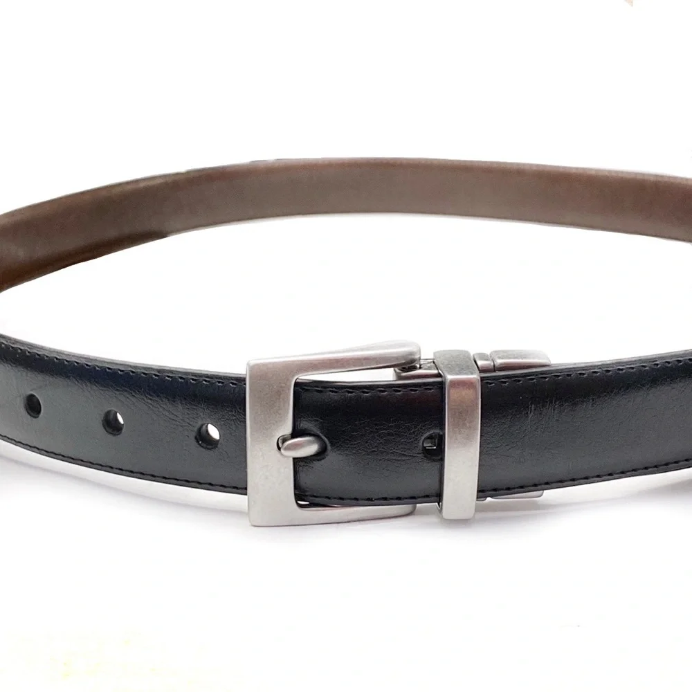 Chaps Men’s Faux Leather Reversible Belt